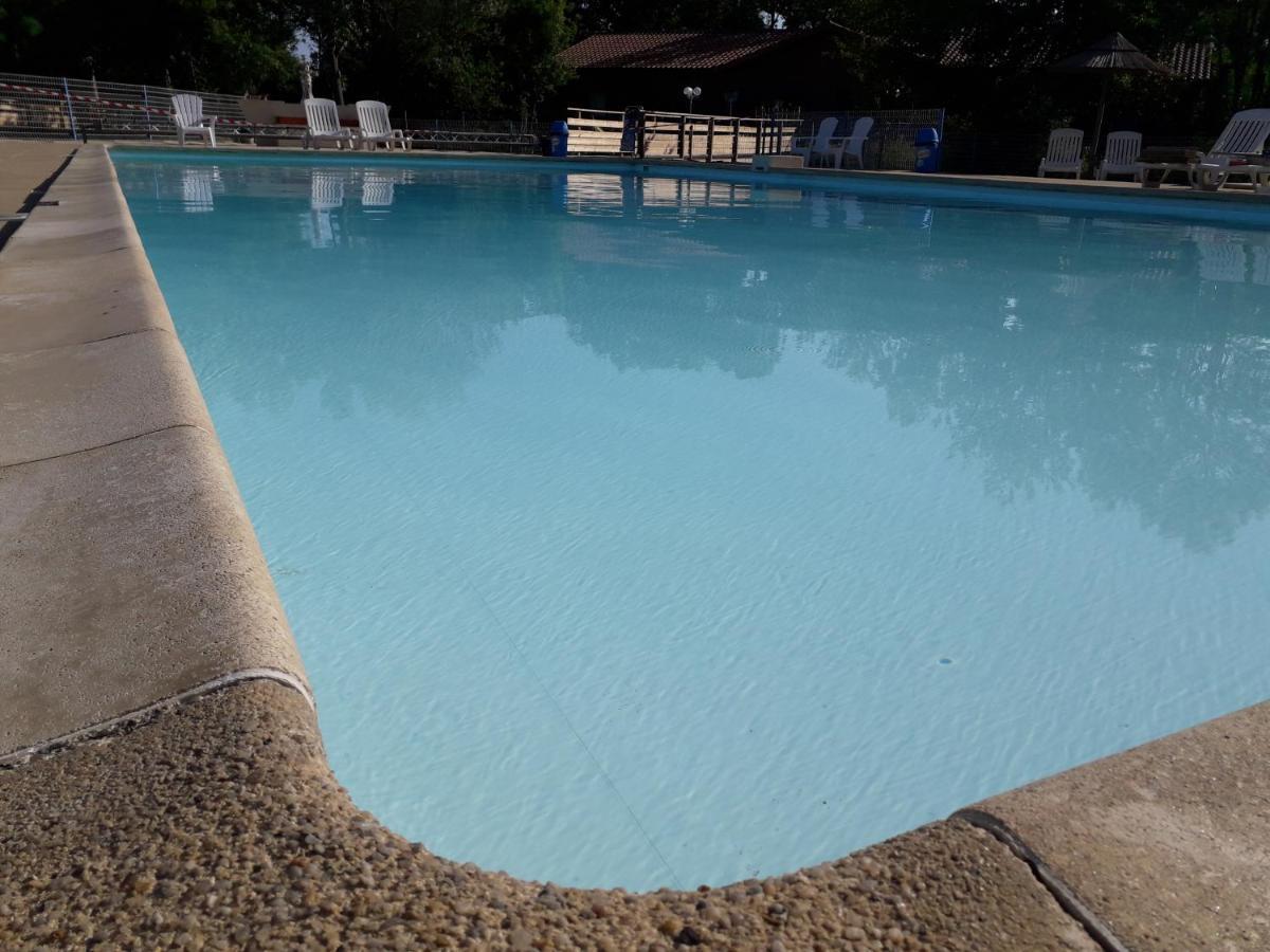 Domaine Les Epinettes Camping *
